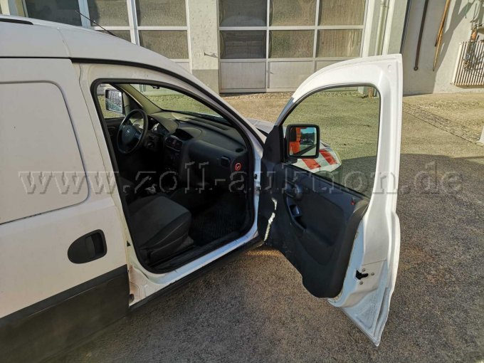 Kastenwagen_Ansicht_Beifahrerseite_Türe