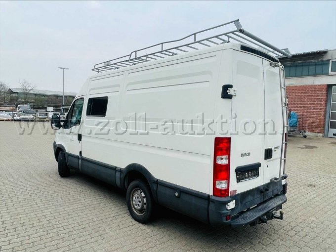 Iveco hinten links