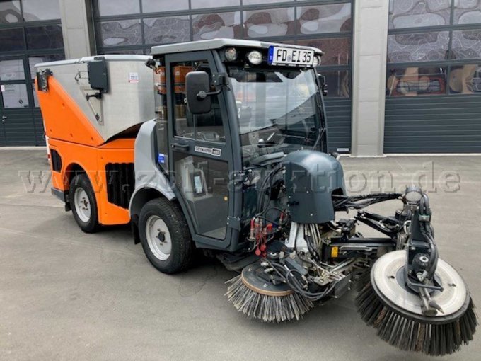 Kehrmaschine Seite links