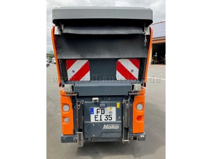 Kehrmaschine hinten