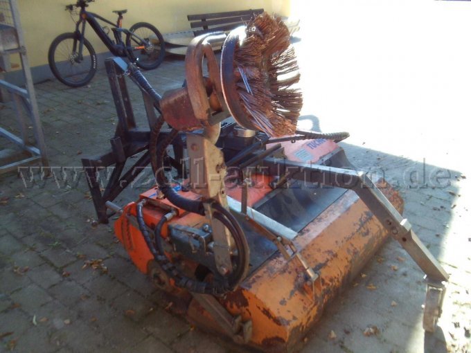 1 Kehrmaschine, Hersteller Tuchel, Typ: P1135HD560 – foto 2 – kavel bij Zoll-Auktion, Bernried