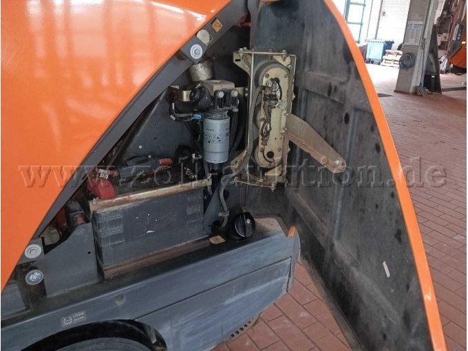 Wartungsklappe hinten links