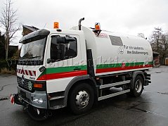 Kehrmaschine vorne links