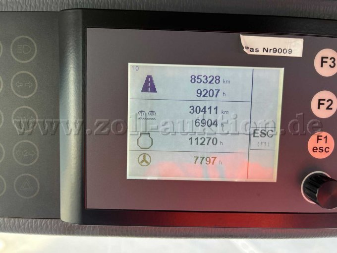 Ansicht: Anzeige Kilometerstand und Betriebsstunden