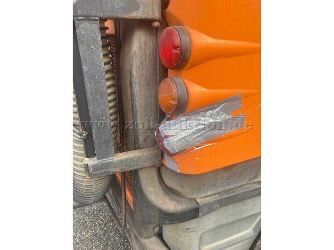 Rücklicht und Verkleidung rechts derfekt