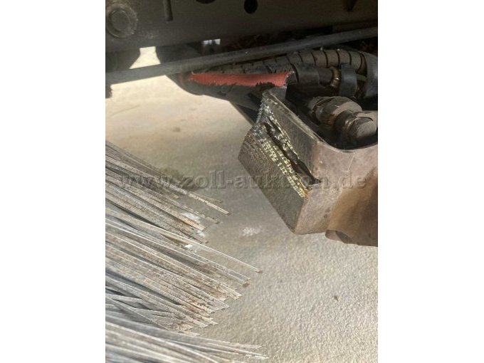 Saugmund Besen schleift