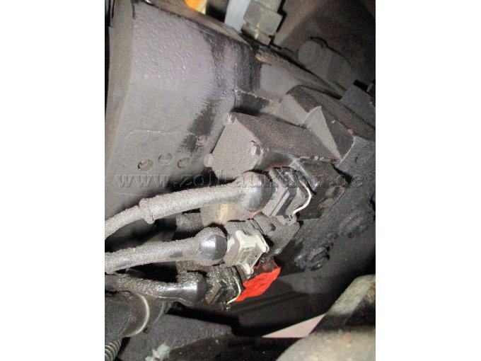 das rote Ventil ist undicht´am Hydrostaten