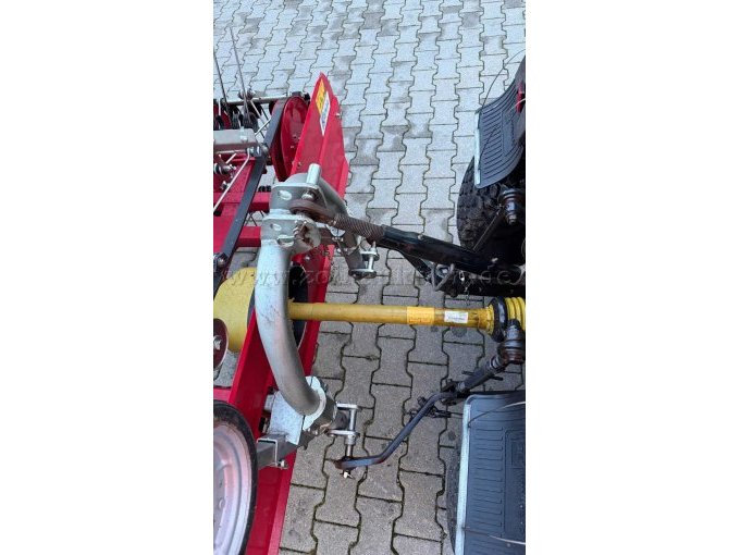 Aufhängung und Zapfwelle