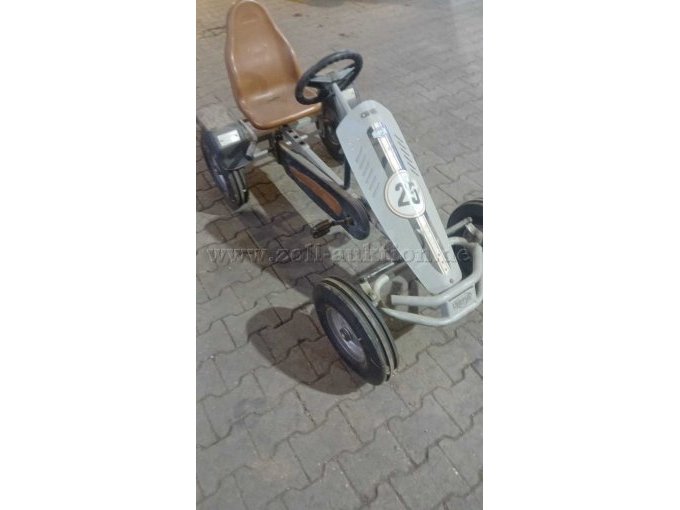 Anfahrspuren an der Stoßstange