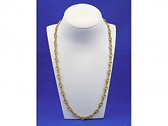 Blick auf die Kette, hängend