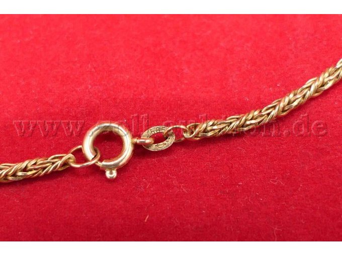 Detailaufnahme 585er Punzierung