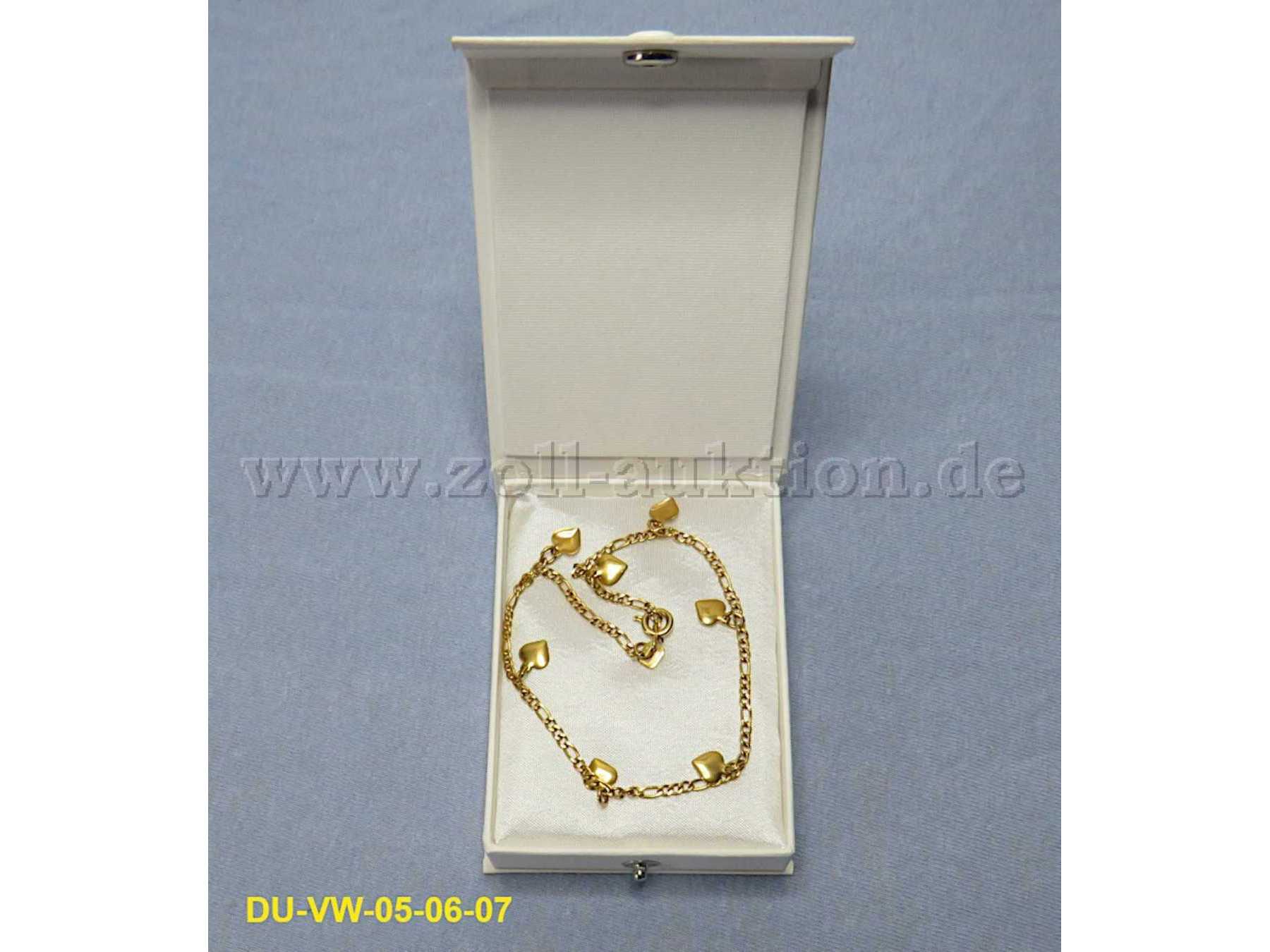 Kette in Schmuckschachtel