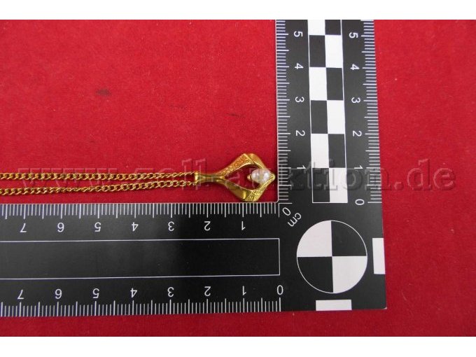 1 Kette mit Anhänger; goldfarben mit synthetischer Perle; 42 cm – foto 7 – kavel bij Zoll-Auktion, Paderborn
