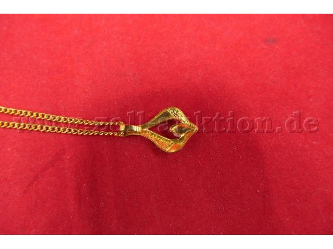 1 Kette mit Anhänger; goldfarben mit synthetischer Perle; 42 cm – foto 4 – kavel bij Zoll-Auktion, Paderborn