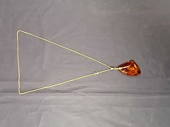 Hauptansicht Kette mit Bernsteinanhänger