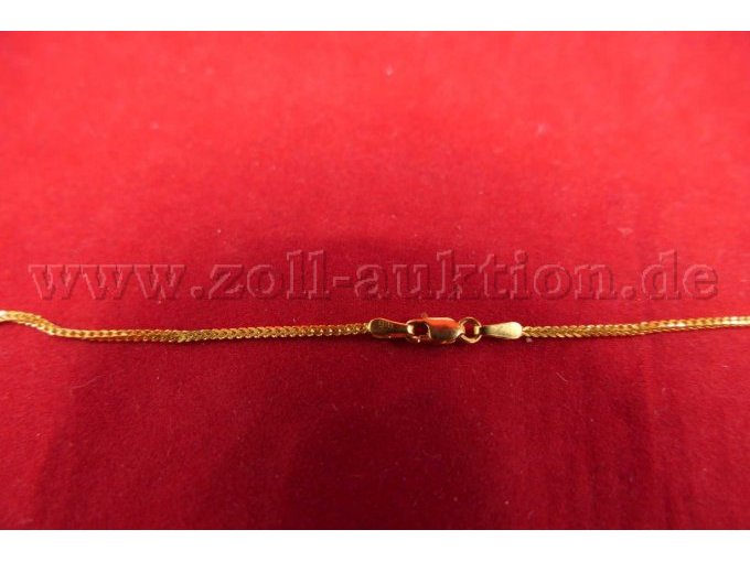 Detailaufnahme der 916er Punzierung mit Verschluss