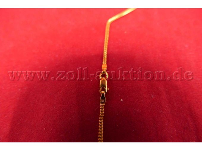 Detailaufnahme der 916er Punzierung mit Verschluss