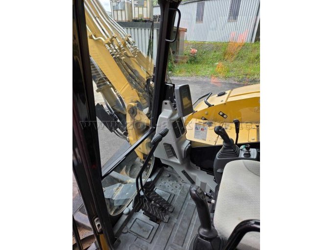 Kabine innen mit Fahrpedal