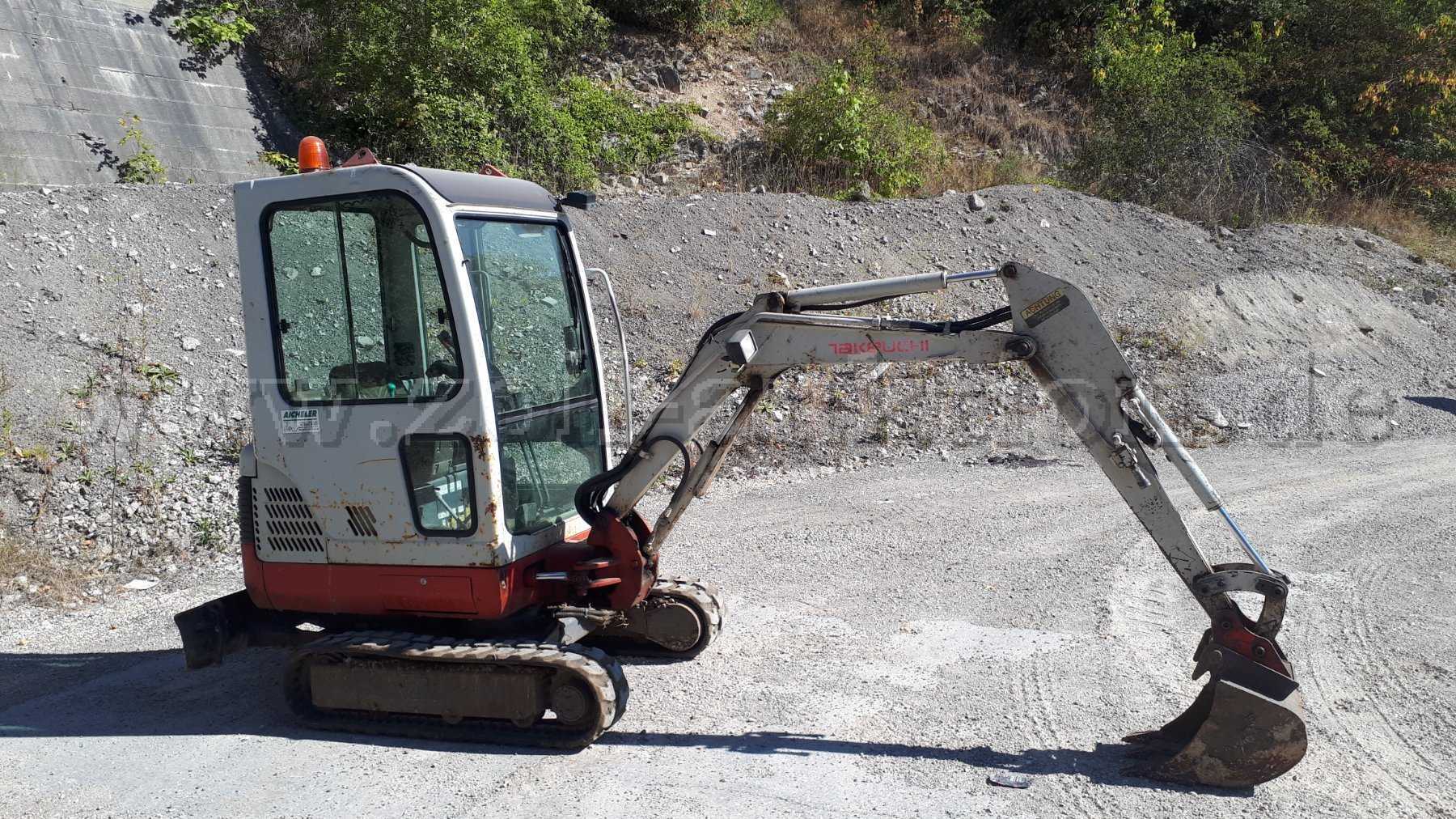 1 Rupsgraafmachine Takeuchi TB016 1,62 t 10,1 kW Diesel 2005 - zonder UVV, rijvaardig