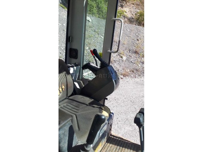 1 rupsgraafmachine Takeuchi TB016 1,62 t 10,1 kW diesel bouwjaar 2005 – zonder UVV, rijklaar – foto 6 – kavel bij Zoll-Auktion, Burladingen