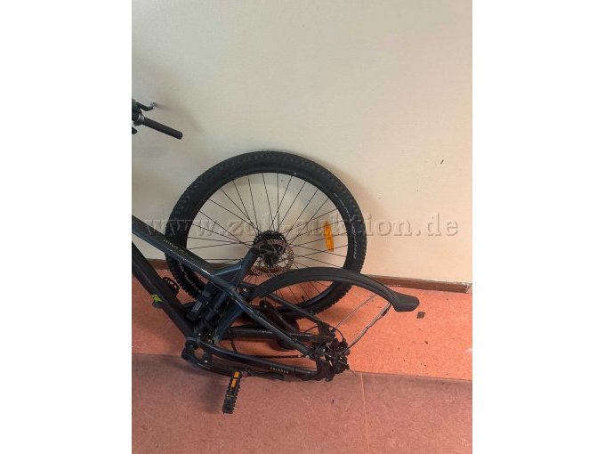 Detailansicht des hintern Fahrradbereichs mit Hinterrad