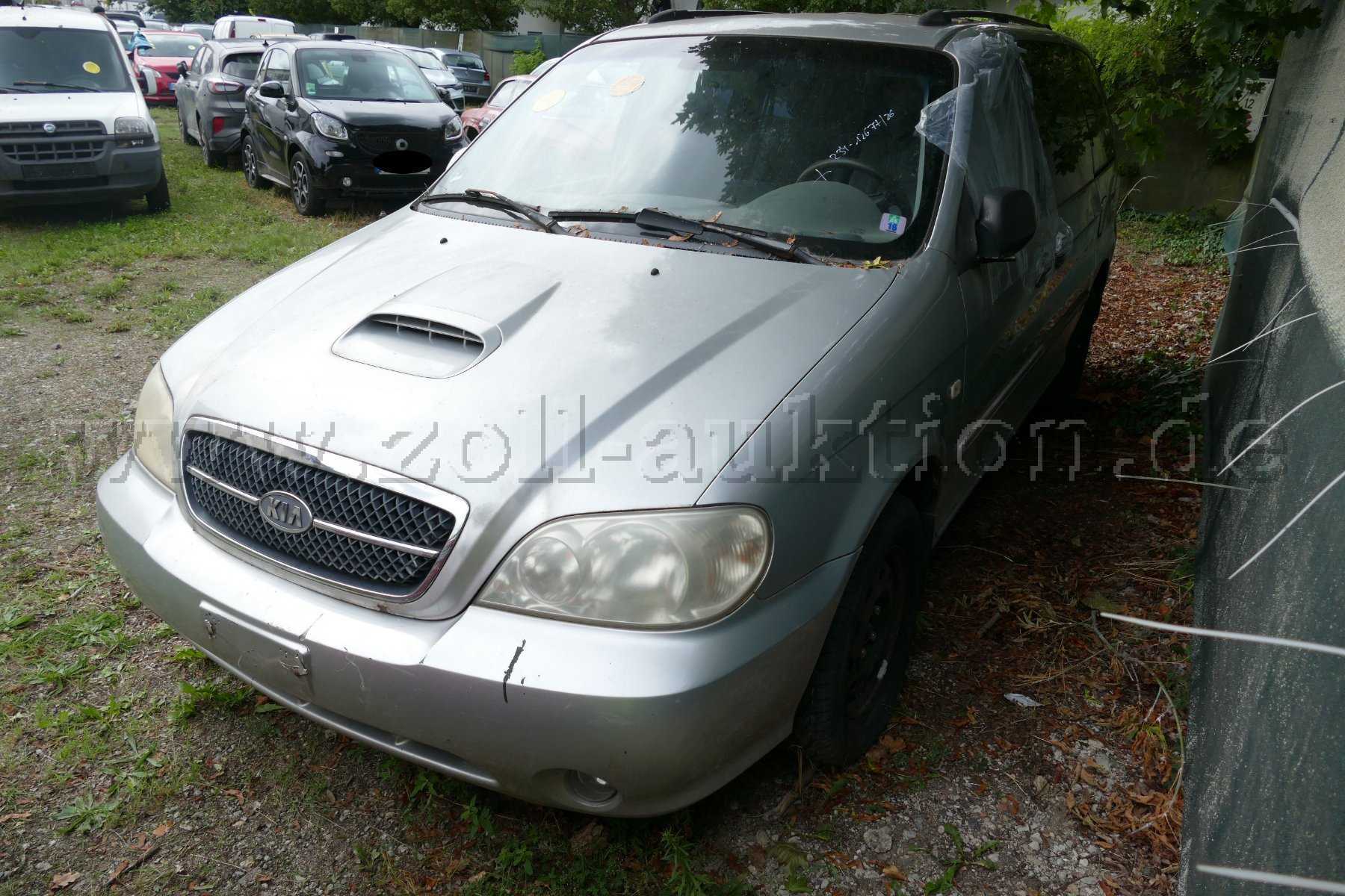 1 Kia Carnival EX 2.9 CRDI 16V