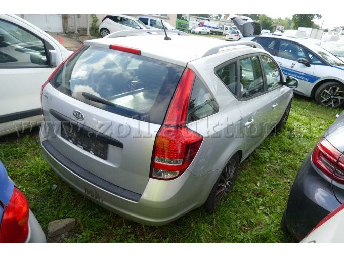 1 Kia Ceed DOHC 16V Kombi – foto 4 – kavel bij Zoll-Auktion, Wandlitz