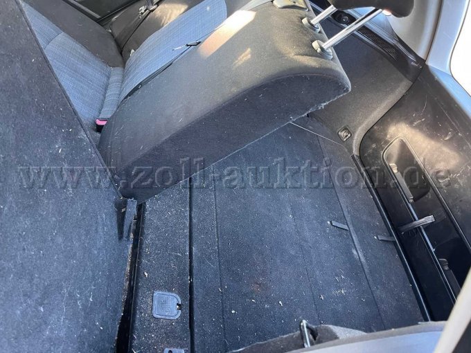 1 Kia Ceed DOHC 16V Kombi – foto 7 – kavel bij Zoll-Auktion, Wandlitz