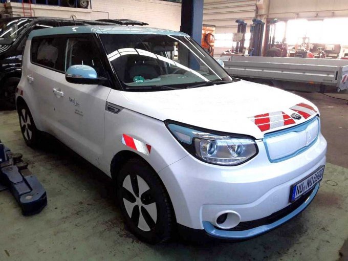 Kia e-Soul Front- und Seitenansicht