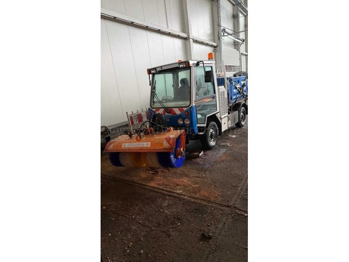 Ansicht vorne seitlich links