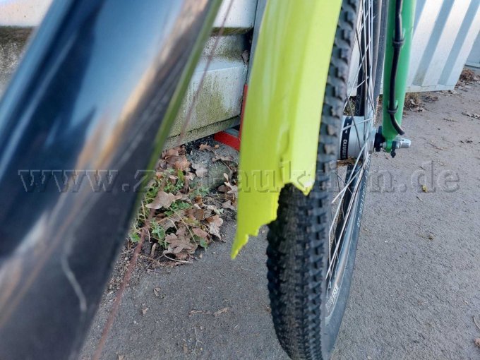 gebrochenes Schutzblech