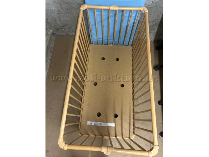 Klappbett - Ansicht von oben mit Einlegeboden, Matratze am außen stehend