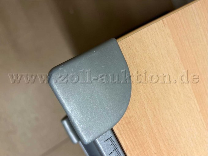 Detailansicht - Kantenschutz oben; Kratzer
