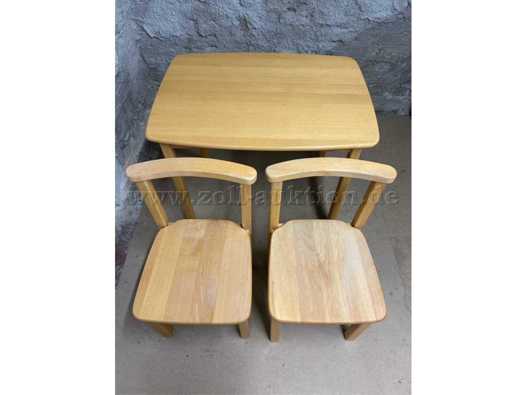 Gesamtansicht - Tisch und 2 Stühle