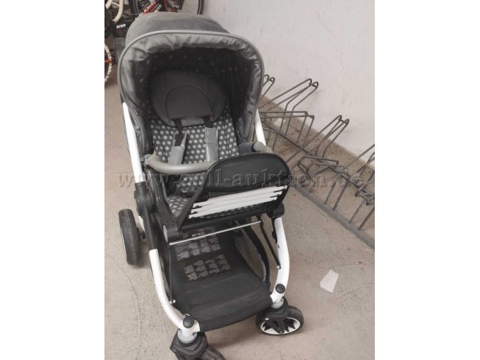 Kinderwagen vorne