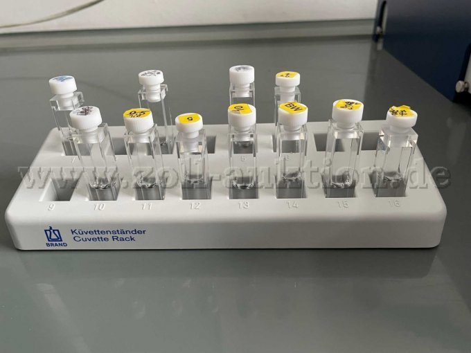 Küvettenständer und Küvetten