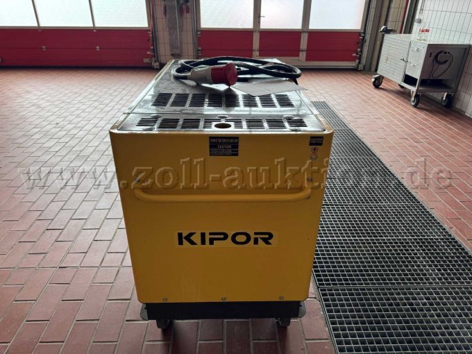 Auf diesem Bild ist die Rückseite des Generators zu erkennen.
Hierauf steht der Markenname "Kipor". Ebenfalls ist ein Handgriff zum schieben des Gerätes angebaut.