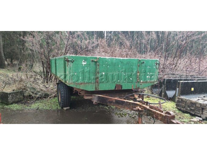 Abgebildet ist der zur Versteigerung stehende Anhänger im aktuellen Zustand.
Roststellen, Kratzer und Beulen sind erkennbar.