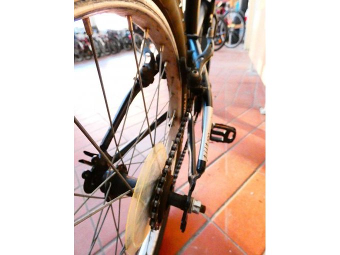 Klapprad BTwin_ Ansicht hinteres Radlager nach vorn