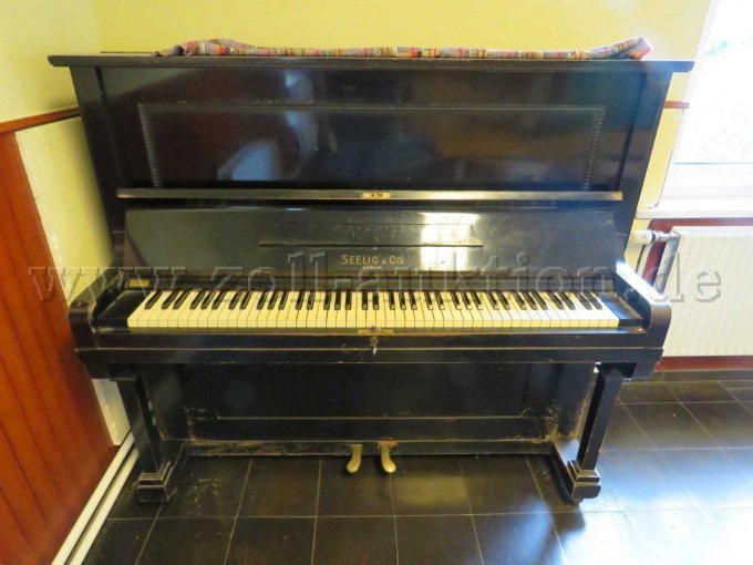 Aufnahme von vorne Aufnahme von vorne