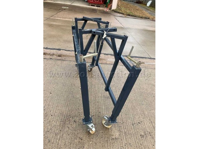 fahrbares Hebegerüst für Kehrbehälter 2