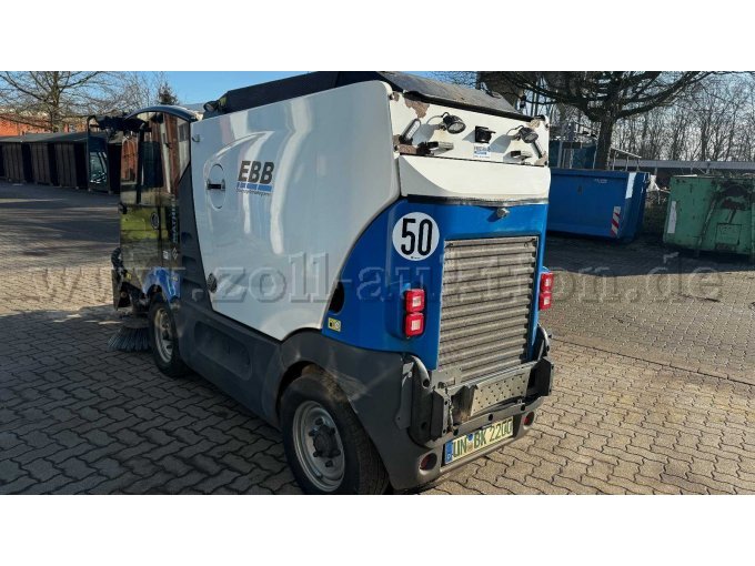Kleinkehrmaschine von hinten links