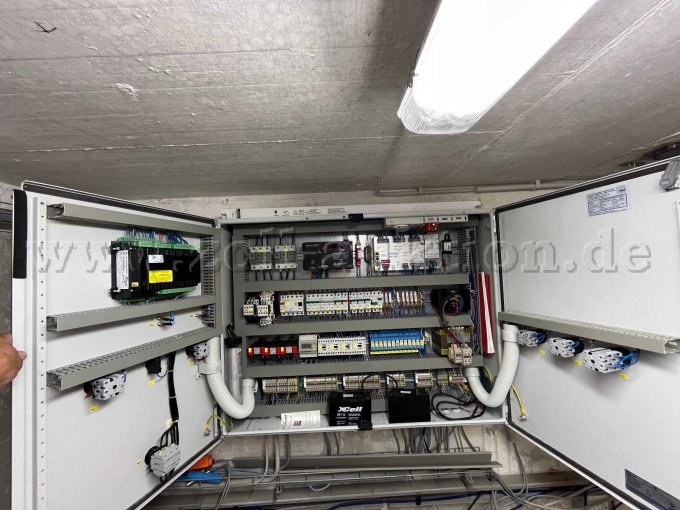 1 kleine waterkrachtcentrale, fabrikant AC-TEC GmbH Kaltern, serienummer SN-29-2011 – foto 5 – kavel bij Zoll-Auktion, Staudach-Egerndach