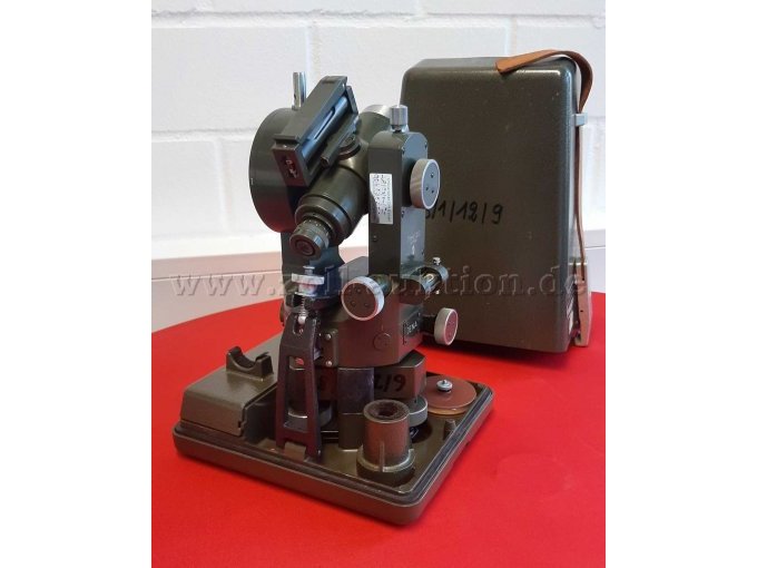 Instrument und Transportbehälter
hinten seitlich -1-