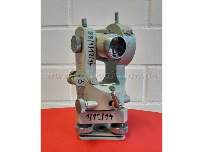 Instrument Vorne seitlich -2-