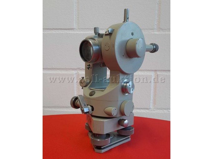 Instrument Vorne seitlich -1-