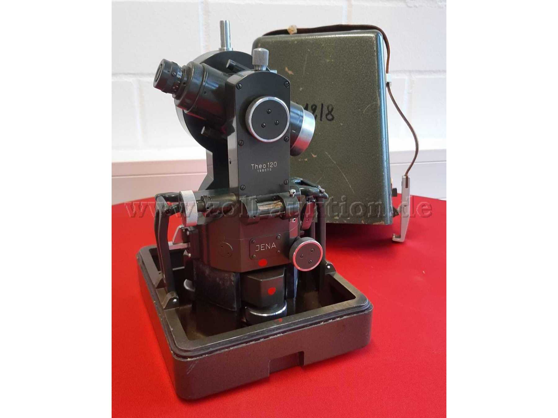 Instrument und Transportbehälter
hinten seitlich -1-