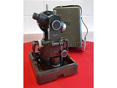 Instrument und Transportbehälter
hinten seitlich -1-
