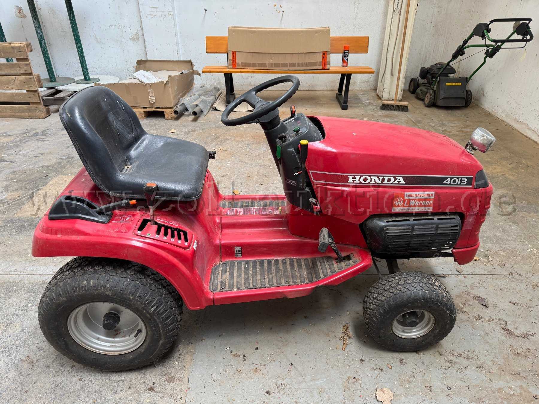Honda Kleintraktor rechte Fahrzeugseite