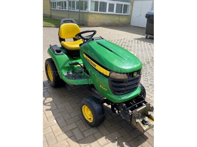 Frontansicht Traktor